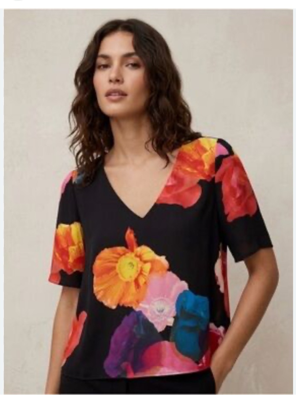 Aritzia Black Floral V-Neck Women's Top